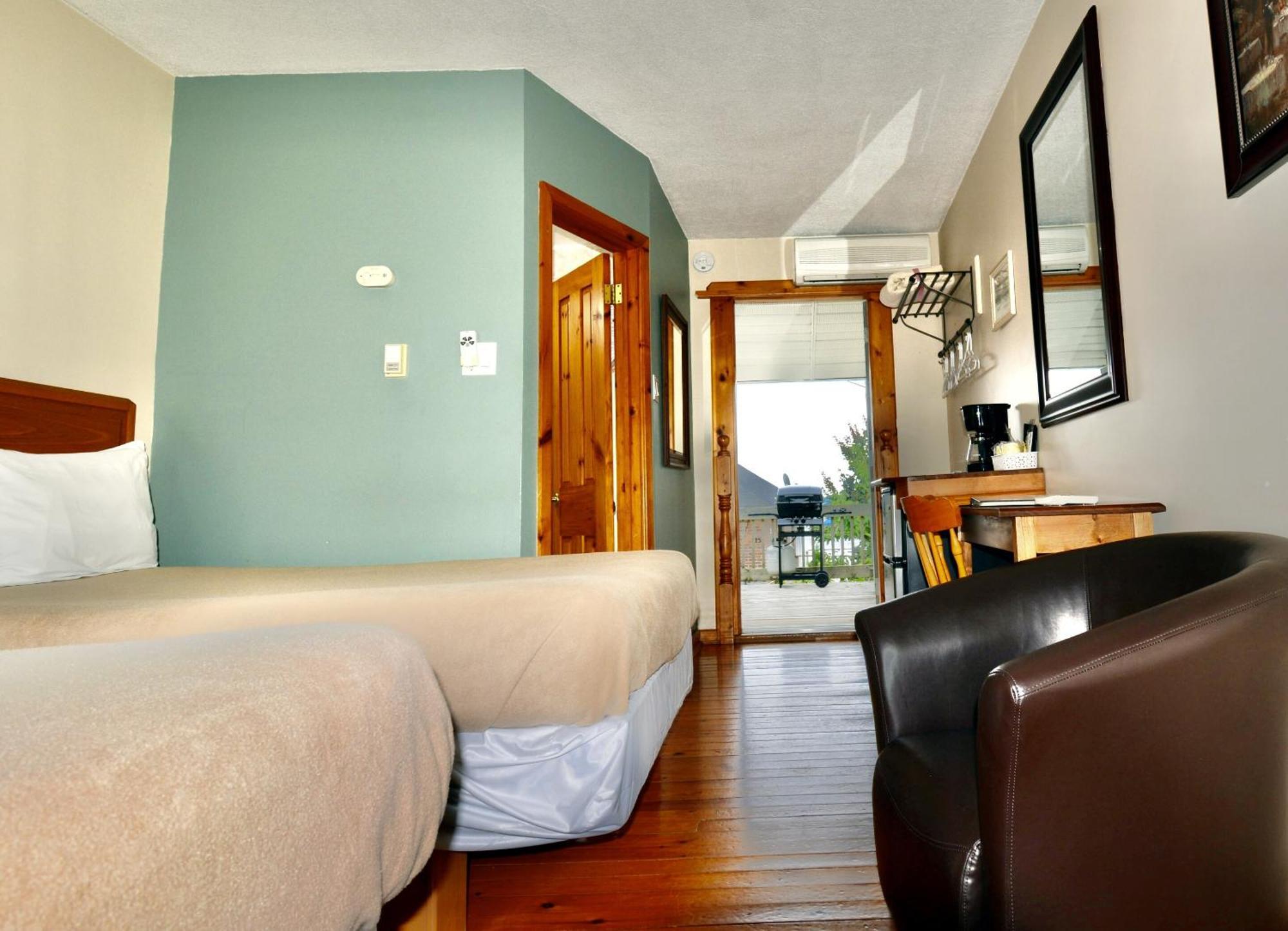 Dewar'S Inn And Cottages Prescott Extérieur photo