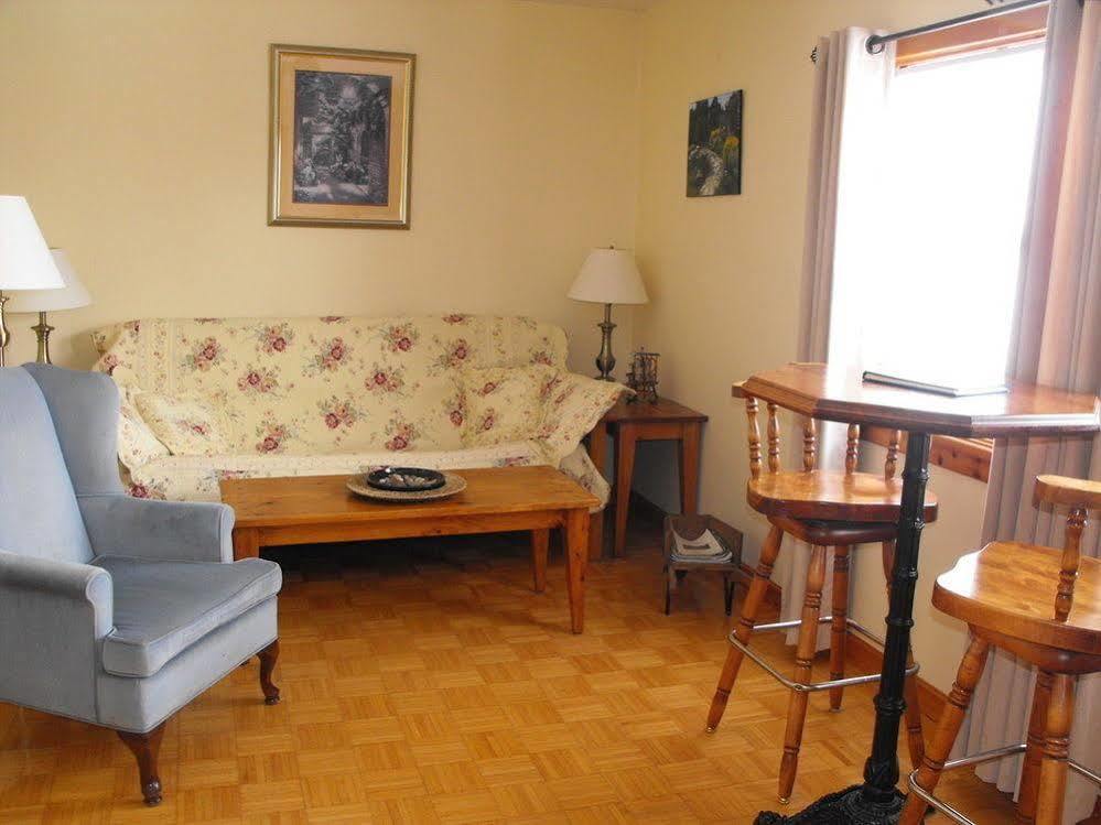 Dewar'S Inn And Cottages Prescott Extérieur photo