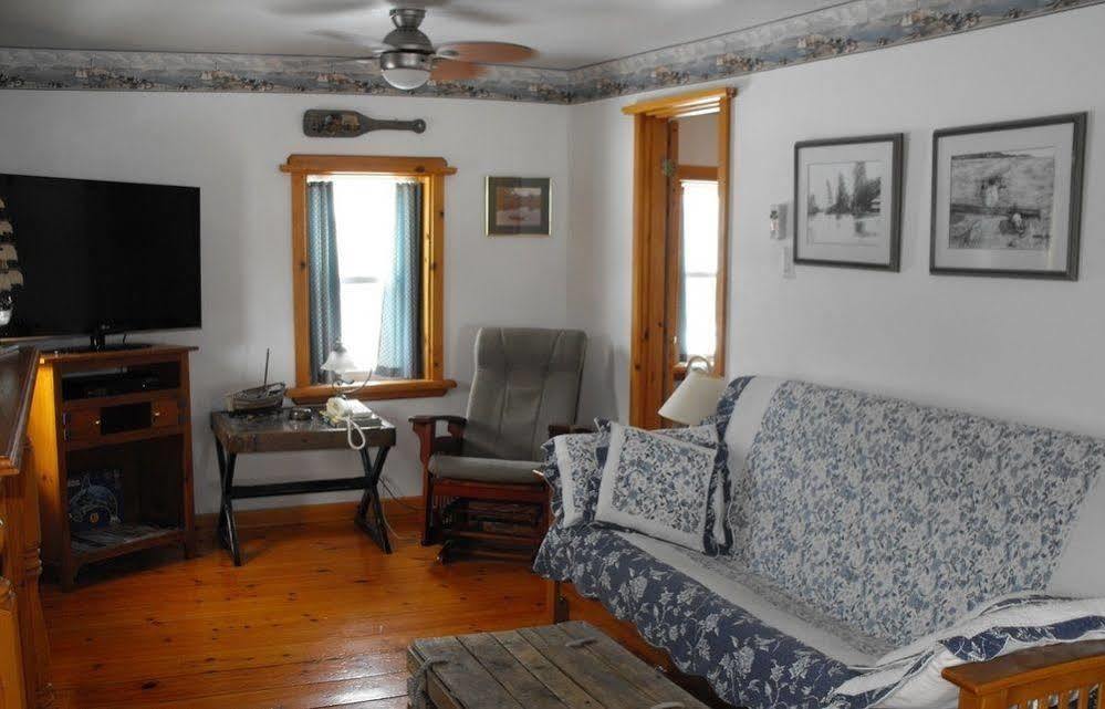 Dewar'S Inn And Cottages Prescott Extérieur photo